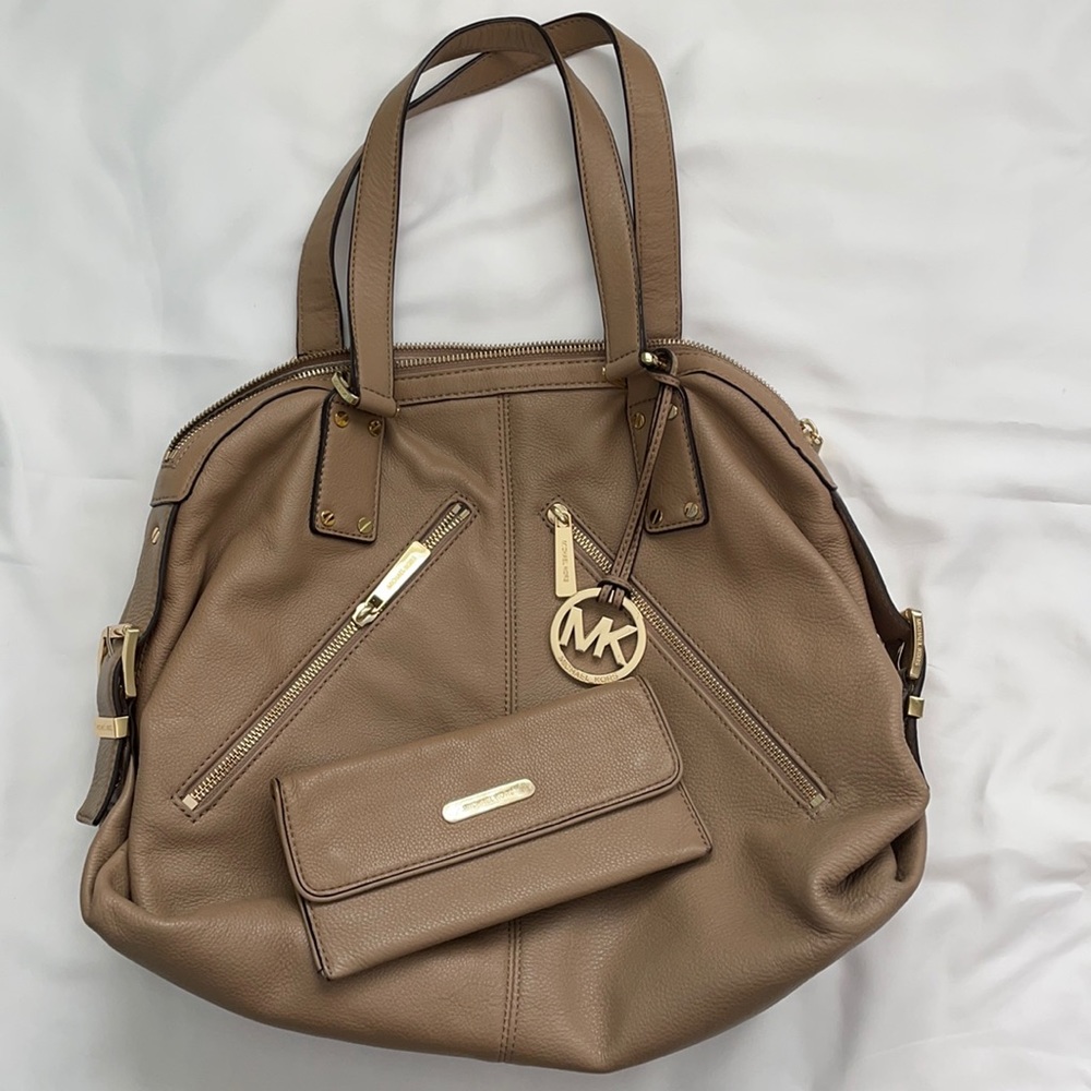 Michael Kors Large Leather Purse & Wallet Set